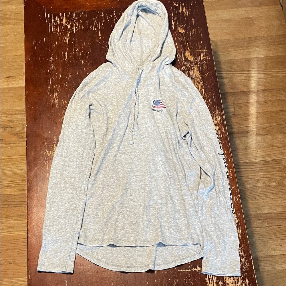 Women’s Vineyard Vines hooded lightweight top gray and red/white/blue size M